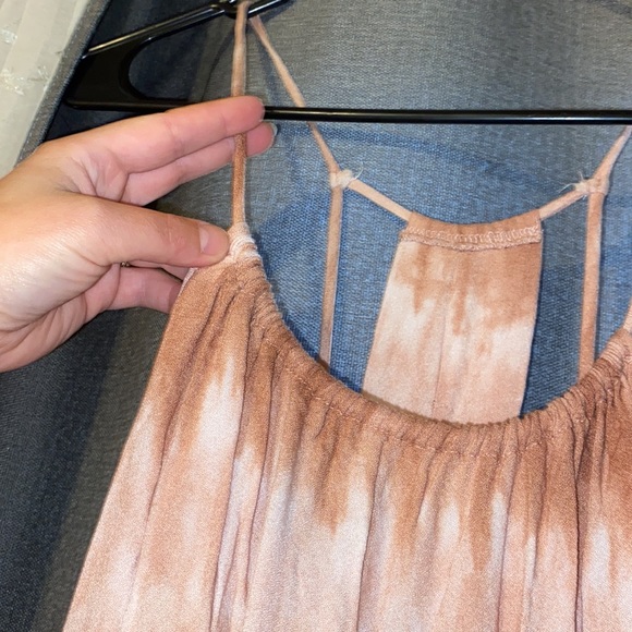 Spaghetti strap Tank - Picture 5 of 5